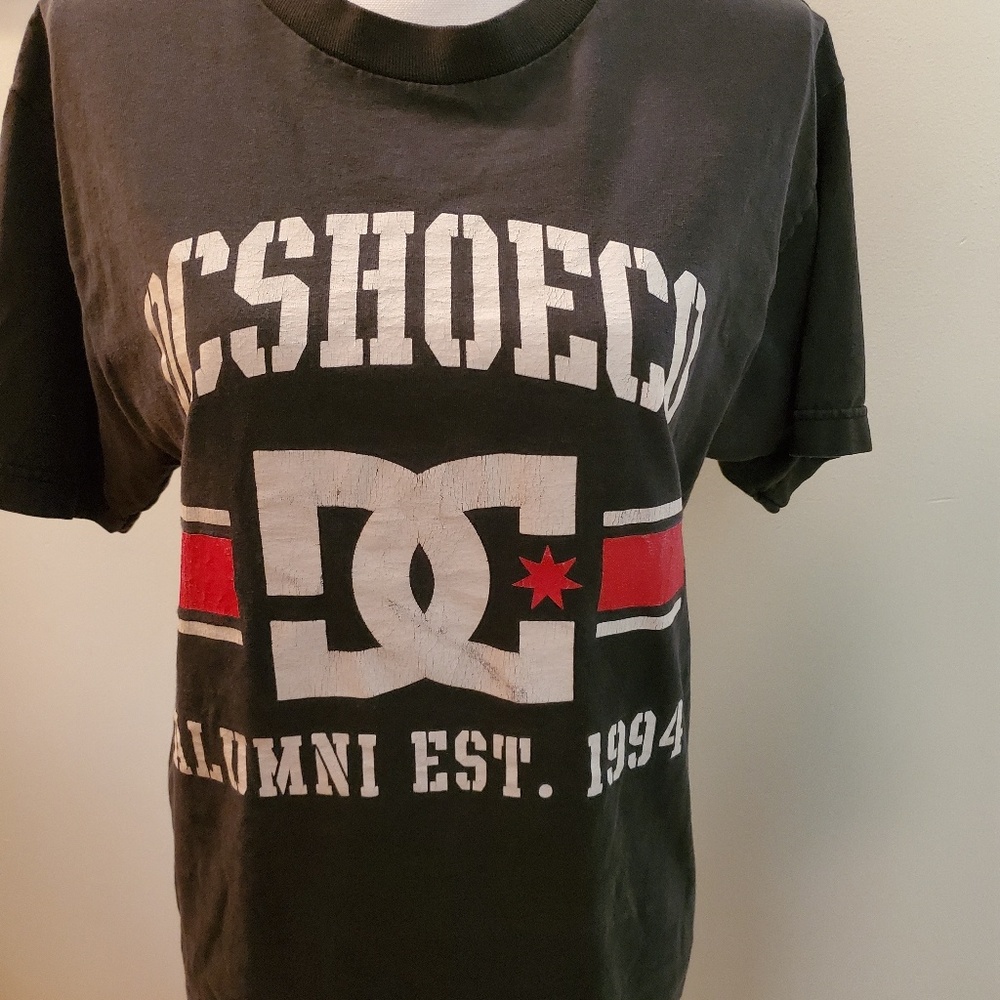DC shoe co mens tshirt size L